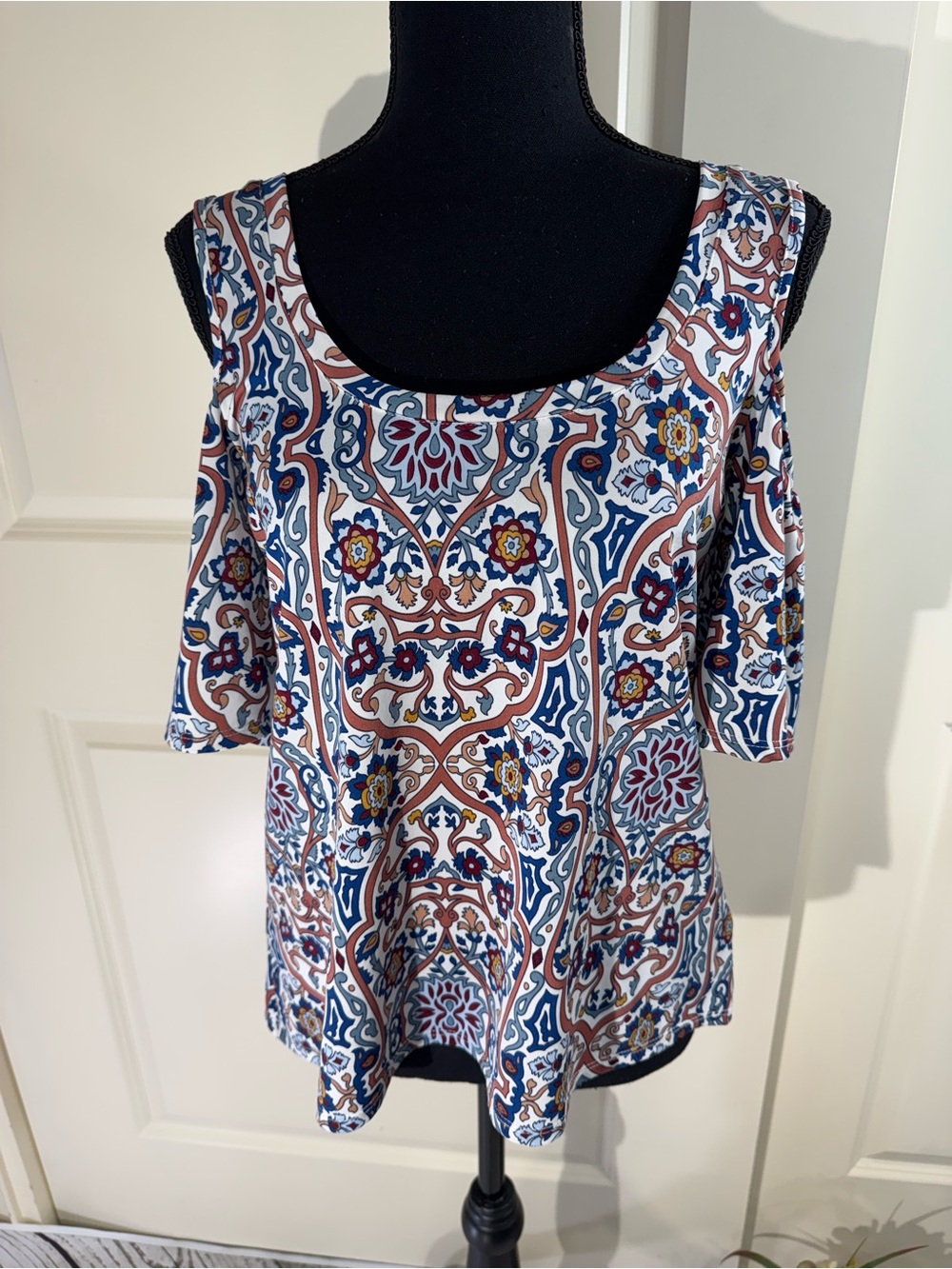 Veronica M Cold-Shoulder Top in a Floral  Print Small